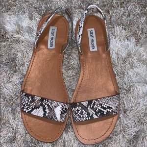 🌴Steven Madden Sandals🌴